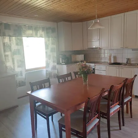 Aleksi With Sauna アパート